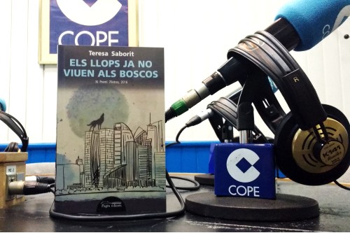 20161216-entrevista_radio_cope_tarragona_reus-monica_carrasco-els_llops_ja_no_viuen_als_boscos-premi_7_lletres-teresa_saborit-pages_editors